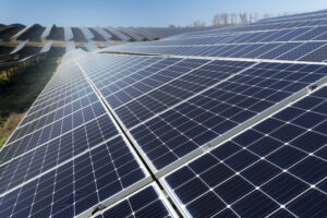 beautiful-alternative-energy-plant-with-solar-panels (2)